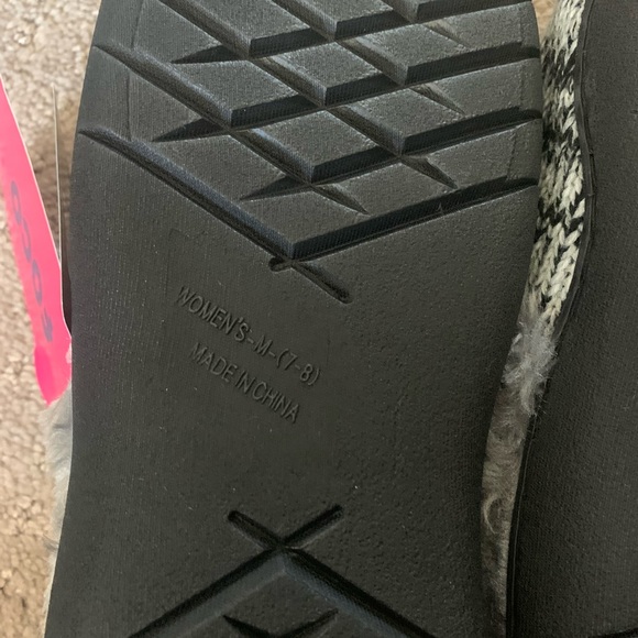 Woman’s Oakland Raider slippers - Picture 6 of 6